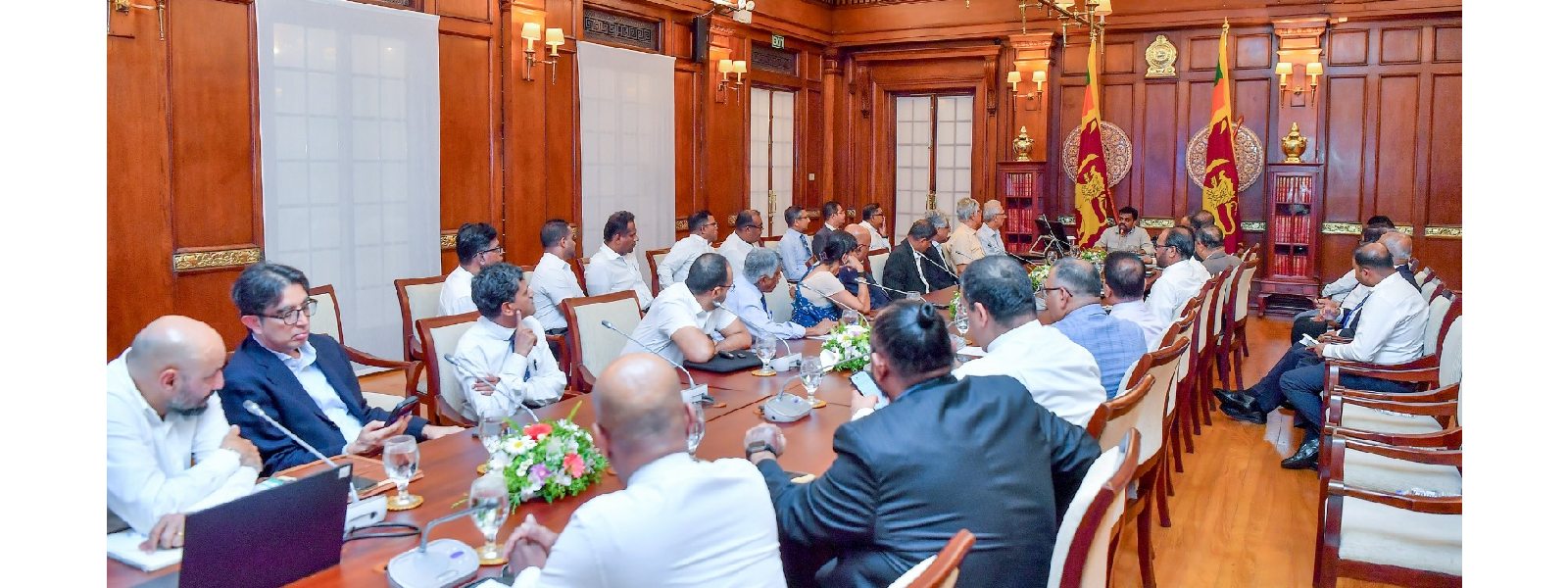 ජනපති අපනයනකරුවන් සමග සාකච්ඡාවක